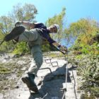 Nach der Seilbrücke. Auch Spaß muss sein :-) Nach der Seilbrücke. Auch Spaß muss sein :-)