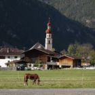 Das malerische Örtchen Nassereith mit seiner Dorfkirche Das malerische Örtchen Nassereith mit seiner Dorfkirche