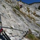Der Notabstieg am Leite Klettersteig. Ein Seil zweigt hier ab und führt zurück zum Schuttkar. Der Notabstieg am Leite Klettersteig. Ein Seil zweigt hier ab und führt zurück zum Schuttkar.