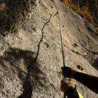 ...immer noch wahnsinnig steil. Hier gilt es feste zupacken und möglichst nicht stehen zu bleiben. ...immer noch wahnsinnig steil. Hier gilt es feste zupacken und möglichst nicht stehen zu bleiben.