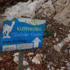 Waldpfad zum Einstieg (Tipp: Maus zentrieren und mit den Pfeiltasten Bild vor/zurück) Waldpfad zum Einstieg (Tipp: Maus zentrieren und mit den Pfeiltasten Bild vor/zurück)