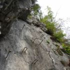 ...ist schon ganz schön steil. Wer möchte, kann versuchen die Bügel nicht zu benutzen. Schwierigkeit dann in etwa C ...ist schon ganz schön steil. Wer möchte, kann versuchen die Bügel nicht zu benutzen. Schwierigkeit dann in etwa C