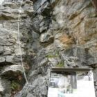 Tafel am Einstieg des Klettersteigs Tafel am Einstieg des Klettersteigs