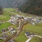 Nochmal Tiefblick nach unten auf Weißbach... Nochmal Tiefblick nach unten auf Weißbach...